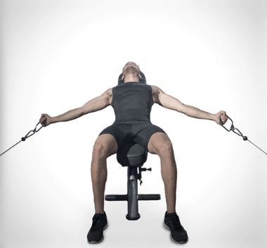 تکنیک‌های اجرای درست حرکت قفسه بالا سینه سیم کش را بررسی خواهیم کرد تا از حداکثر فواید آن بهره‌مند شوید 