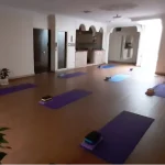 مرکز یوگا و سلامتی راه سپید