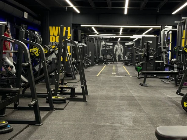 باشگاه بدنسازی فراز آبی (بلو اسکای)