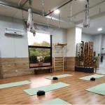 استودیو یوگا فلو