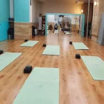 استودیو یوگا فلو