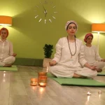 باشگاه تخصصی یوگا مهرآوران