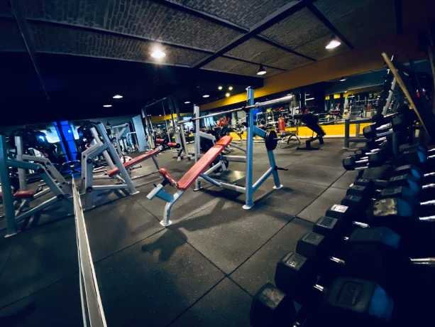 باشگاه خانه ورزش پیشگام