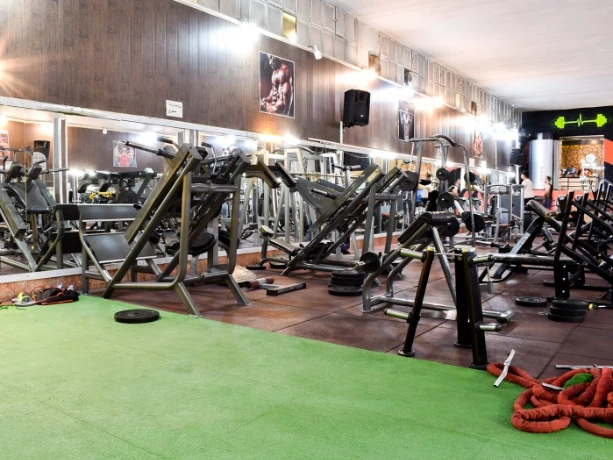 باشگاه بدنسازی پژوتن