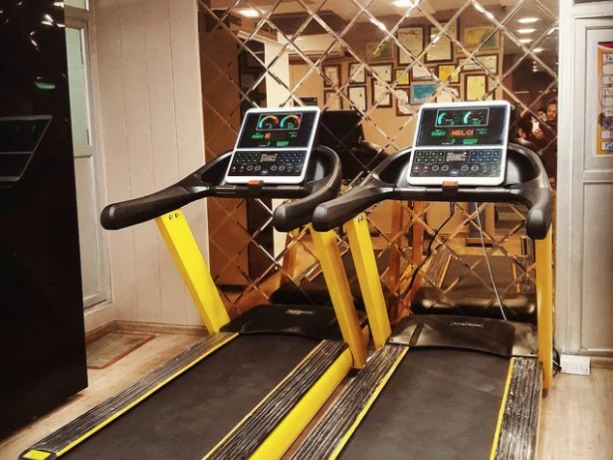 باشگاه بدنسازی آفاق