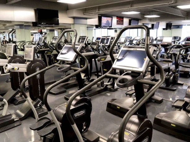 باشگاه ورزشی مکث