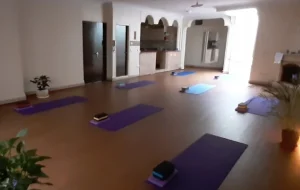 مرکز یوگا و سلامتی راه سپید